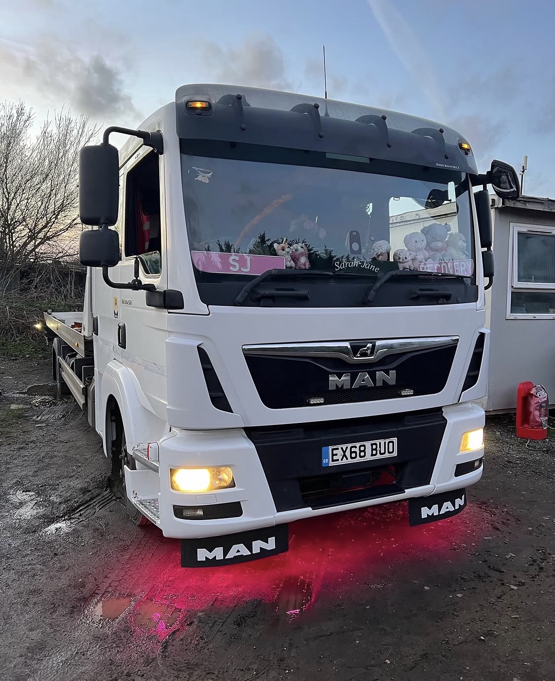 Miss Recovery MAN flatbed truck